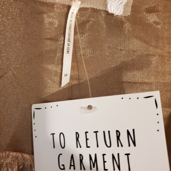 Gold blouse - Picture 3 of 5